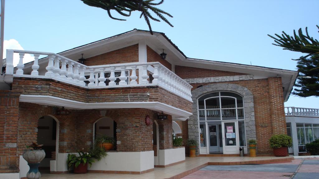 Hotel Villa Monarca Inn Zitácuaro Dış mekan fotoğraf