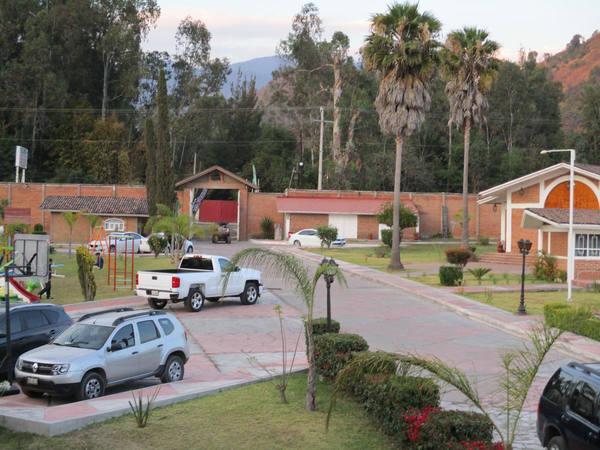 Hotel Villa Monarca Inn Zitácuaro Dış mekan fotoğraf