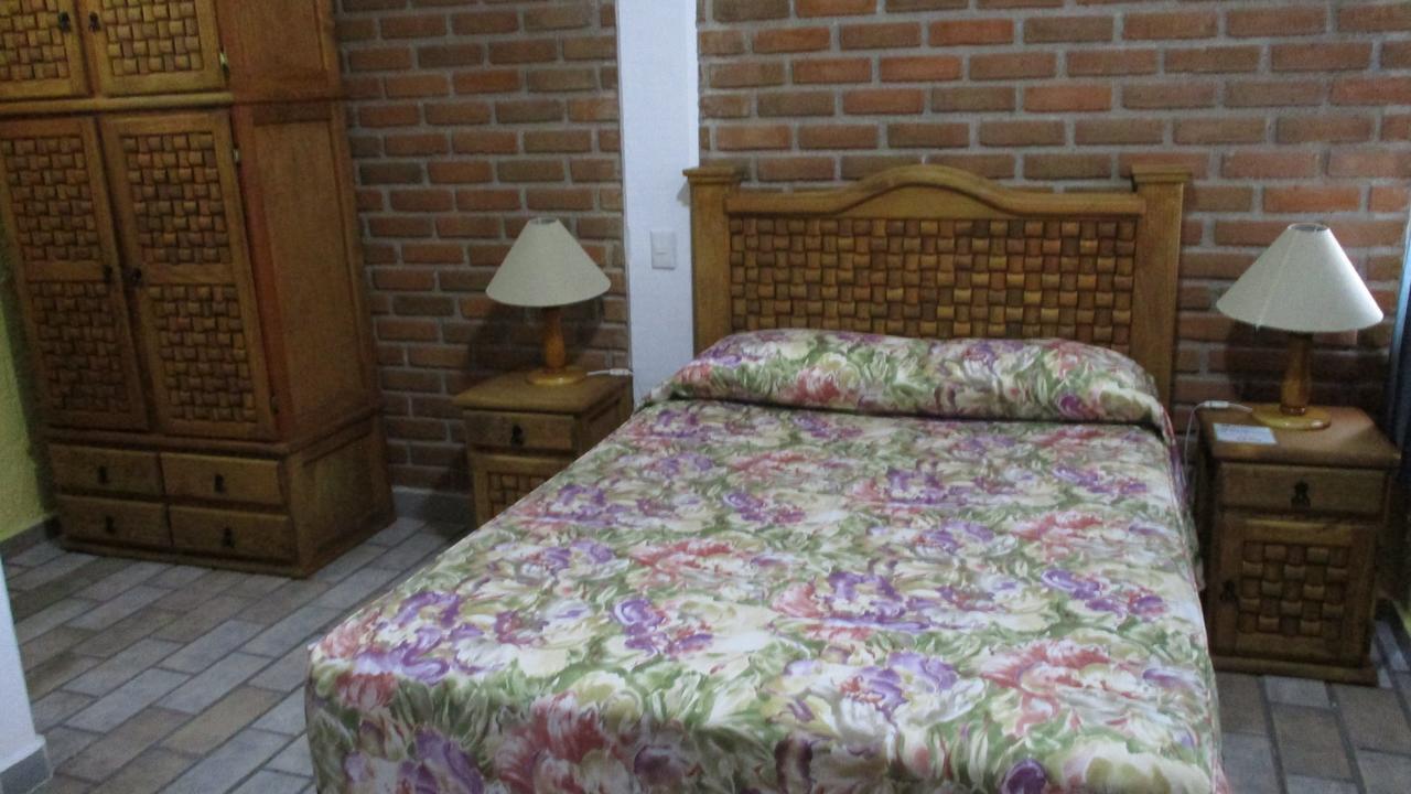 Hotel Villa Monarca Inn Zitácuaro Dış mekan fotoğraf