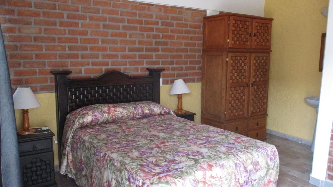 Hotel Villa Monarca Inn Zitácuaro Dış mekan fotoğraf