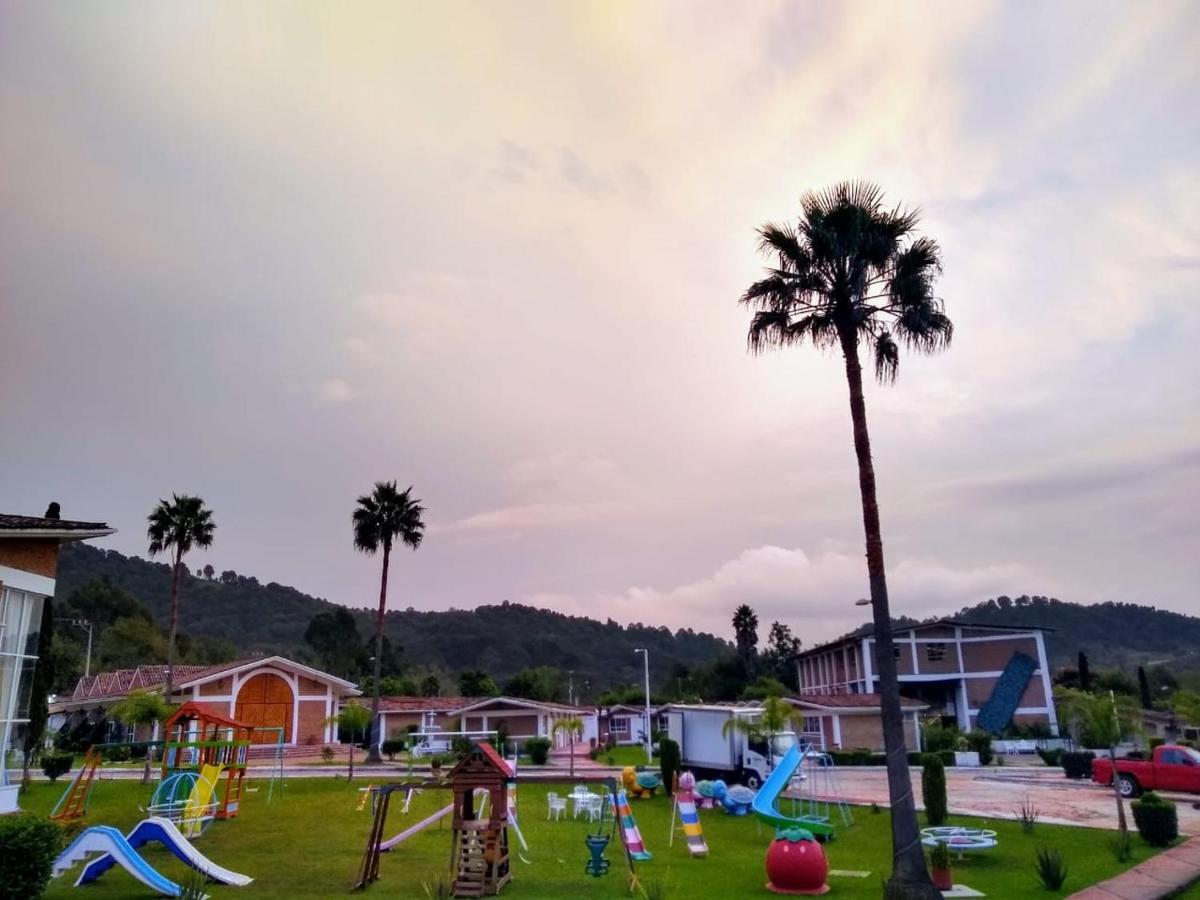 Hotel Villa Monarca Inn Zitácuaro Dış mekan fotoğraf