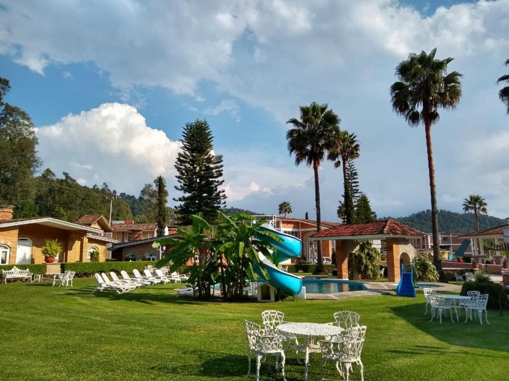 Hotel Villa Monarca Inn Zitácuaro Dış mekan fotoğraf
