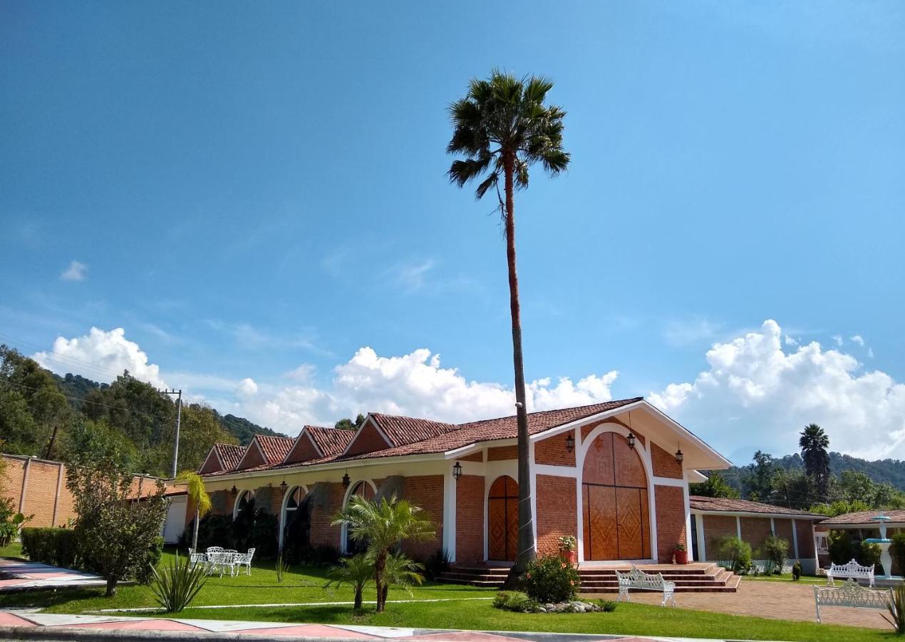 Hotel Villa Monarca Inn Zitácuaro Dış mekan fotoğraf